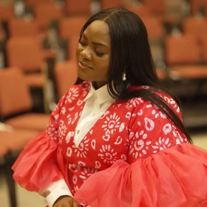 Holy Place mp3 by Grace Idowu